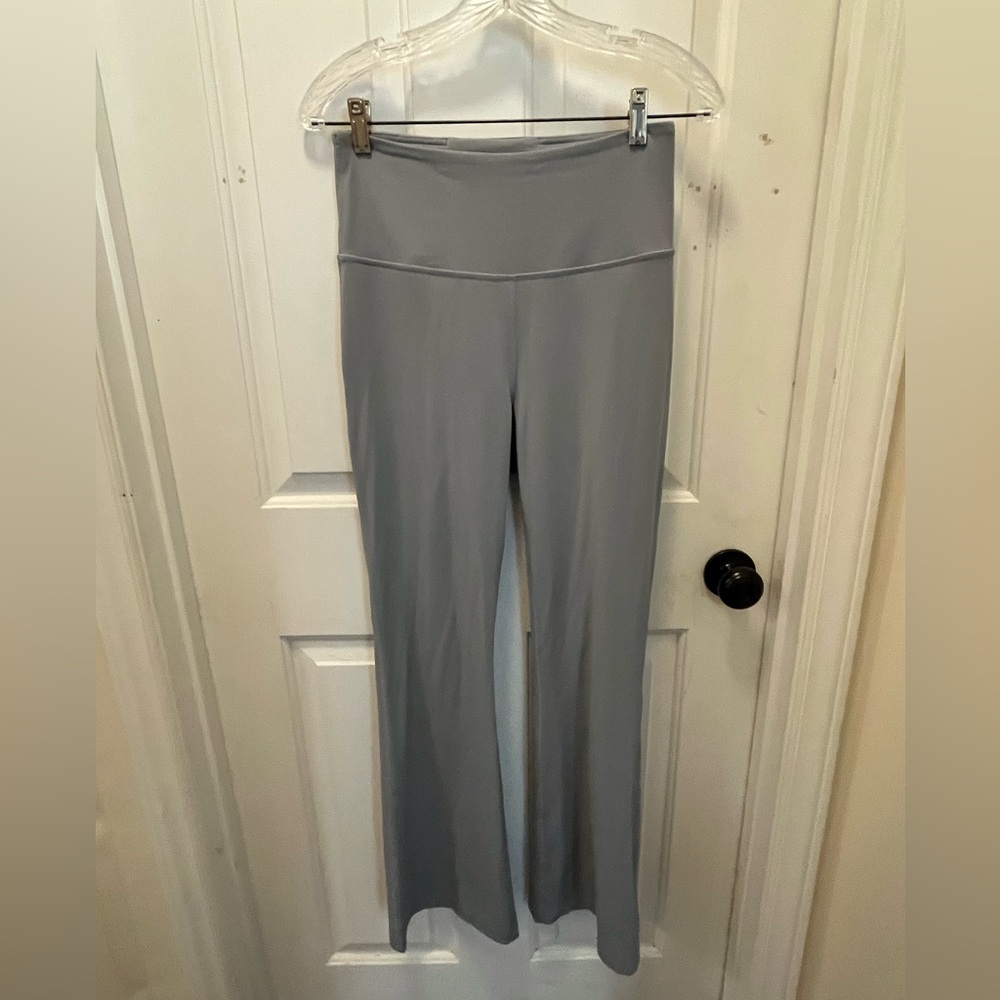 🍋 LIKE NEW Lululemon Groove Super-HR Flared Pant *Nulu in Rhino Grey - Sz 8